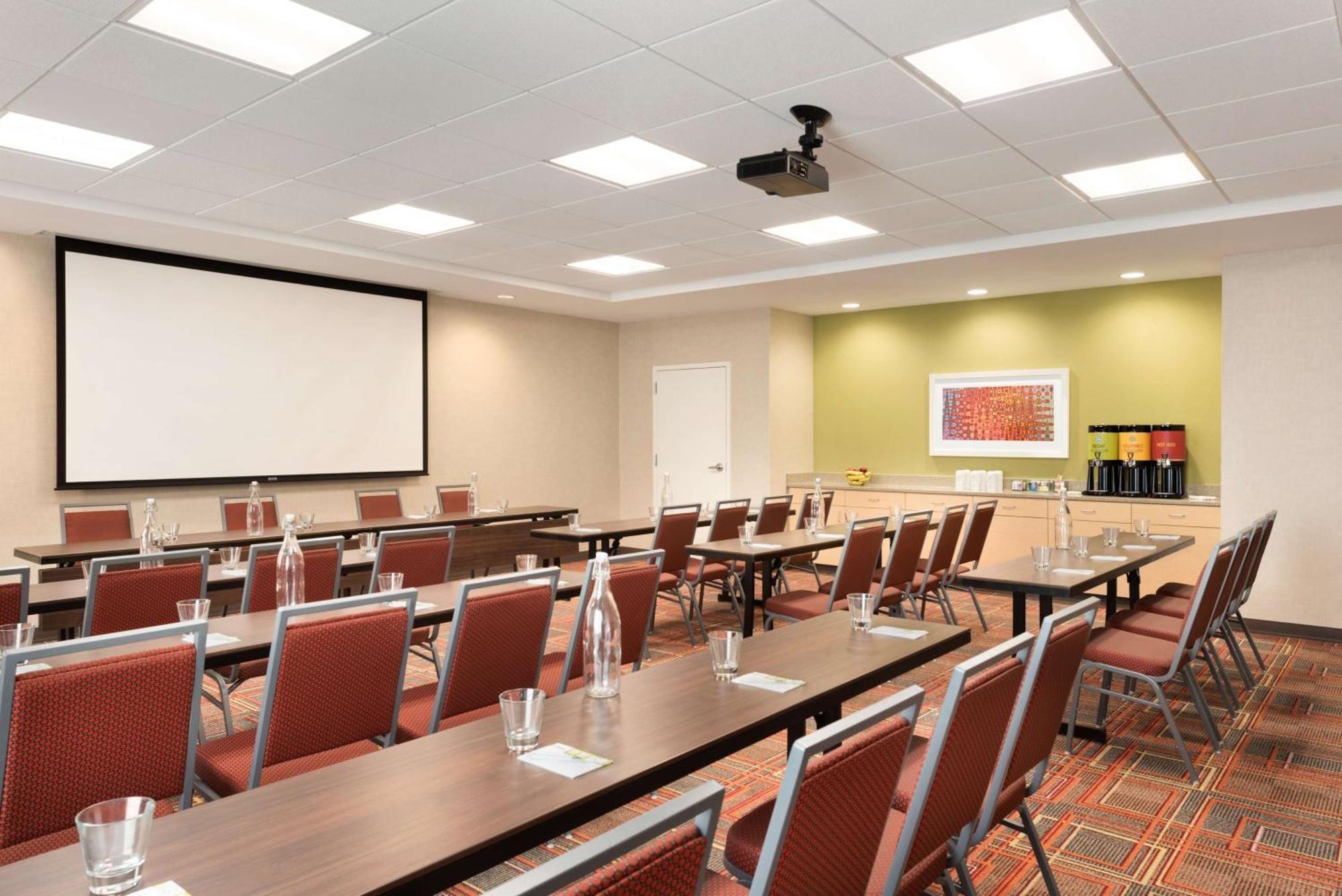 Home2 Suites By Hilton Milwaukee Brookfield Waukesha Bagian luar foto